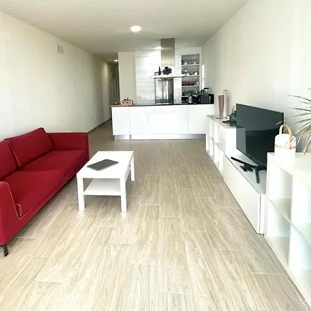 Blue Sky Apartment *
